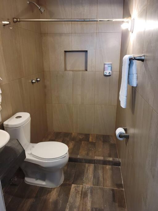 شقة Departamento Privado7, 2 Camas Matri, Parking, Cocina Equipada, Wifi 65 Mb, 2 Climas,Centrico,Tv Smart سيوداد فاليس المظهر الخارجي الصورة